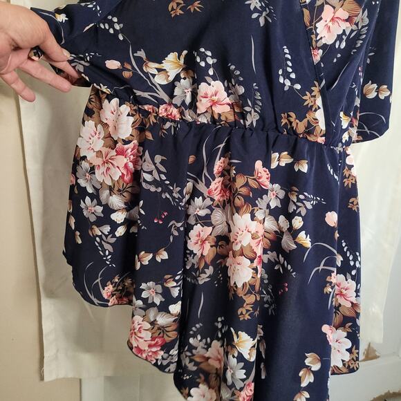 Women's 3XL Black Shirt with Floral Print - Excellent Condition - Picture 4 of 11